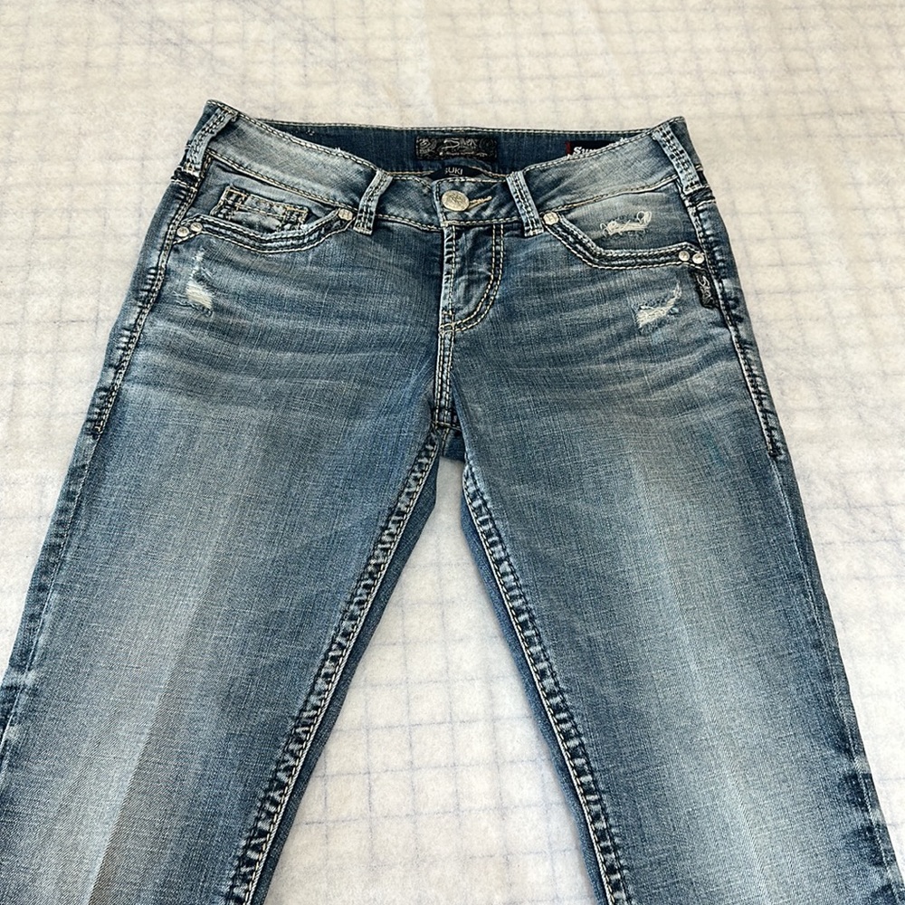 28 x 23 Capris. Silver Suki. Mid-rise. LIKE NEW